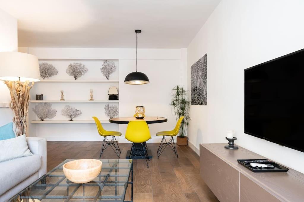 Super Central Malaga Flat With Terrace And Free Parking Εξωτερικό φωτογραφία