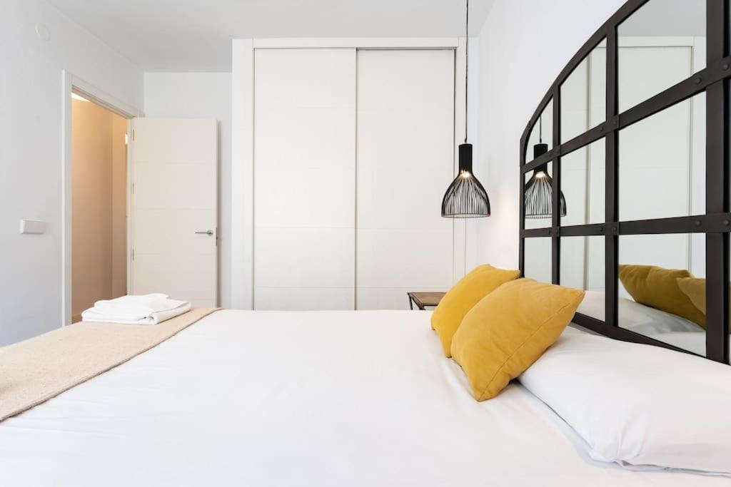 Super Central Malaga Flat With Terrace And Free Parking Εξωτερικό φωτογραφία