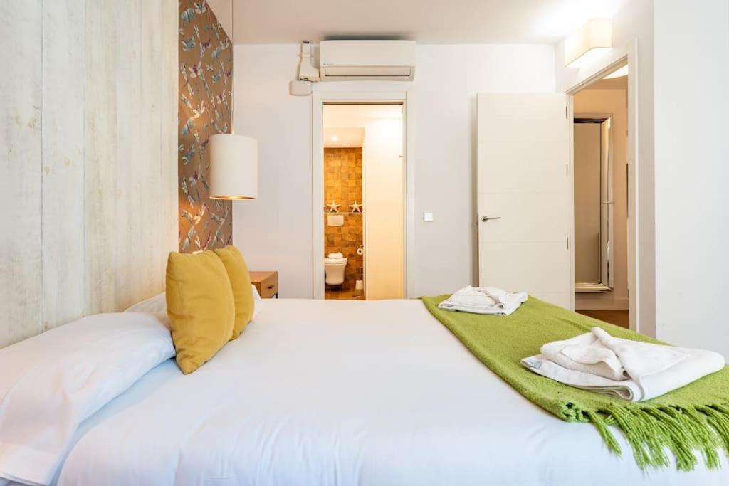 Super Central Malaga Flat With Terrace And Free Parking Εξωτερικό φωτογραφία