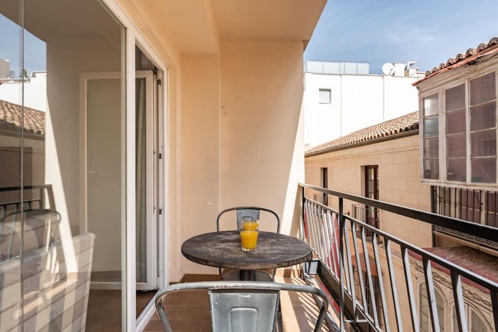 Super Central Malaga Flat With Terrace And Free Parking Εξωτερικό φωτογραφία